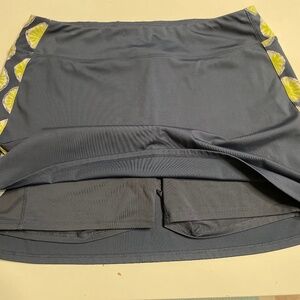 Tommy Bahama Golf Skort Grey with Lime Stripes Size Large